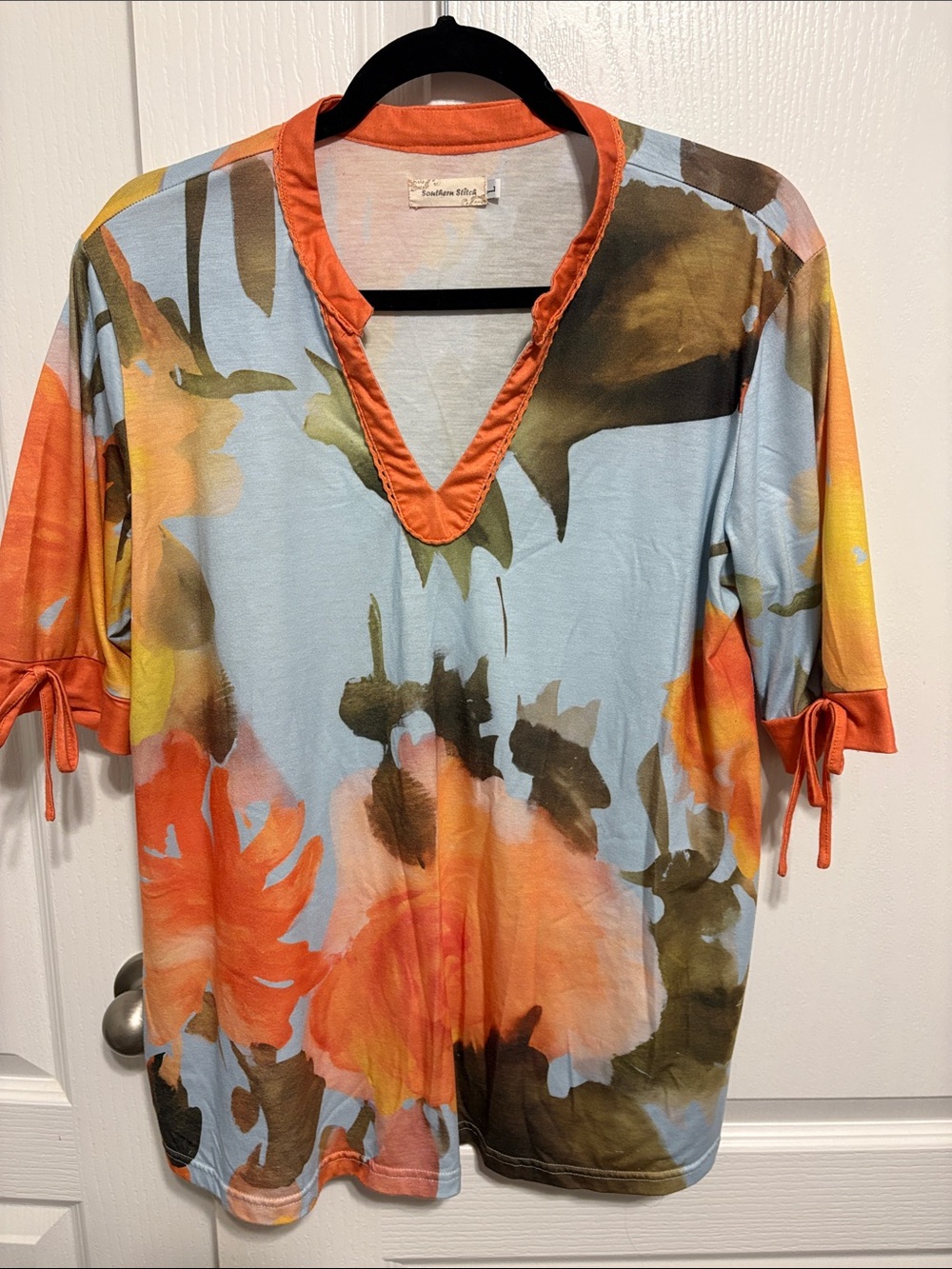 Southern Tide Women's Floral V-Neck Tie-Sleeve Blouse in Multi-Color